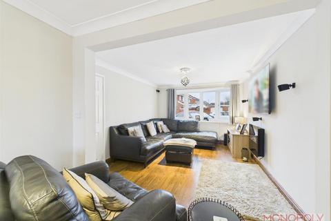 4 bedroom detached house for sale, Denbigh Close, Wrexham