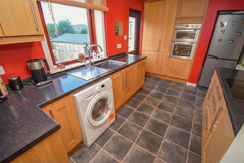 KITCHEN-2.jpg
