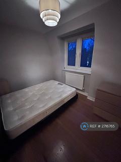 4 bedroom maisonette to rent, Lostock House, London, SW8