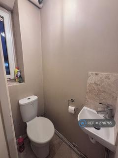 4 bedroom maisonette to rent, Lostock House, London, SW8
