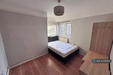 4 bedroom maisonette to rent, Lostock House, London, SW8