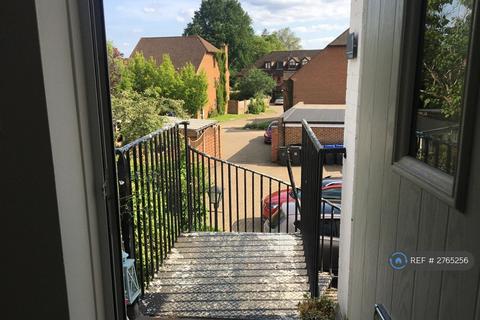 1 bedroom maisonette to rent, Trinity House, Woking, GU22