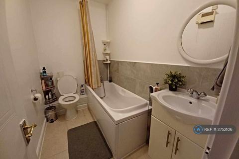 undefined, Madison Heights, Hounslow, TW3