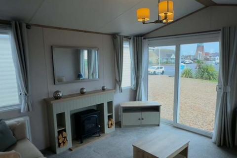 2 bedroom park home for sale, Seal Bay Resort – West Sussex