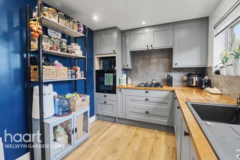 3 bedroom terraced house for sale, Deerswood Avenue, Hatfield
