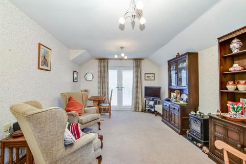 undefined, High Street, Kings Langley WD4