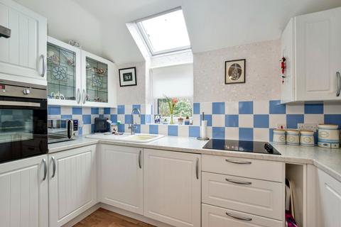 undefined, High Street, Kings Langley WD4