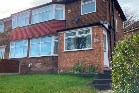 3 bedroom semi-detached house to rent, Broomhall Road, Swinton M27