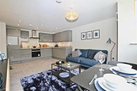 1 bedroom flat to rent, St Clements Gate, Broadway, Leigh-On-Sea