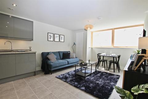 1 bedroom flat to rent, St Clements Gate, Broadway, Leigh-On-Sea