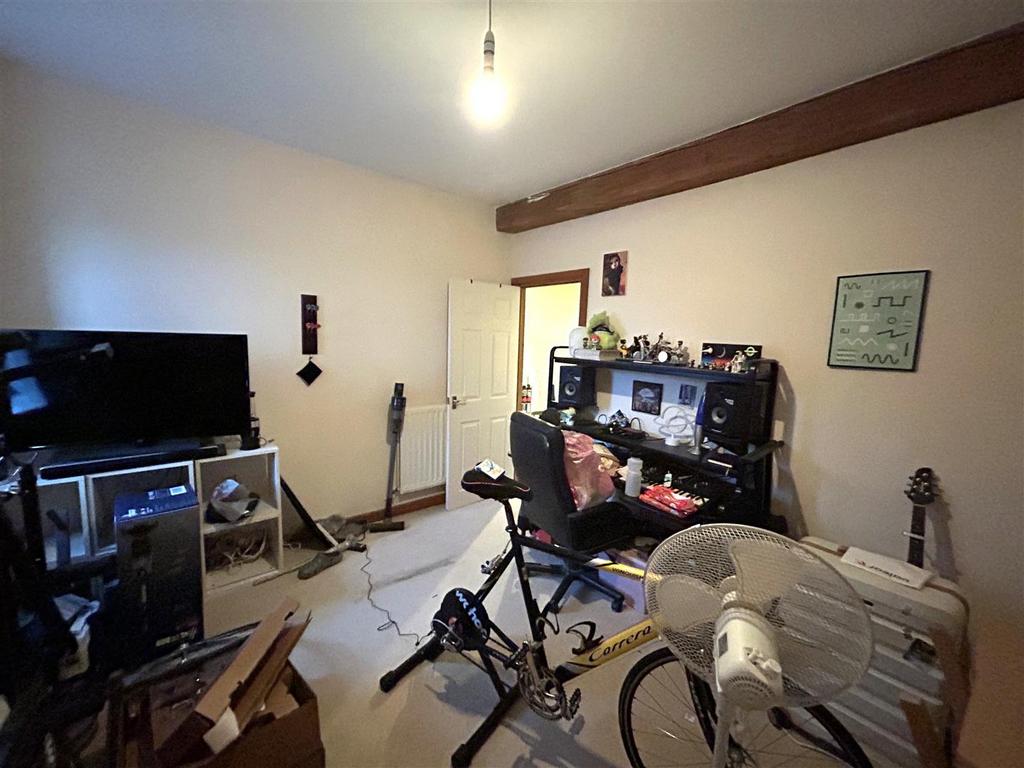 H Bedroom 1.jpeg