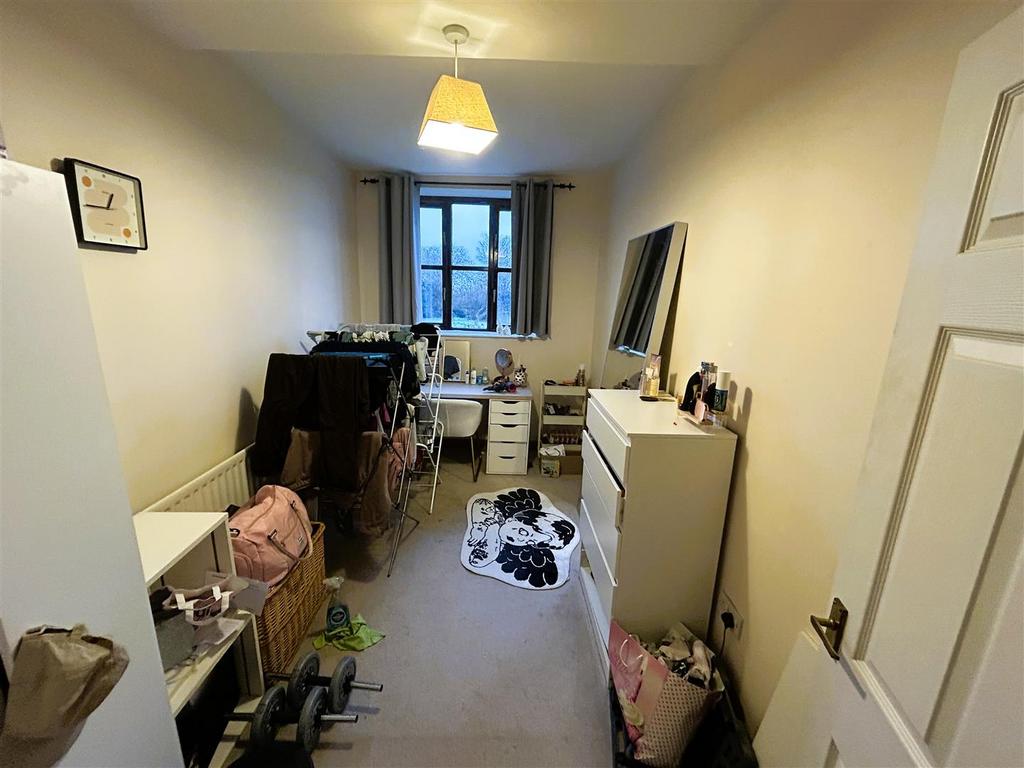 I Bedroom 2.jpeg