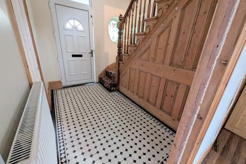 3 bedroom detached house for sale, Heol Gwys, Upper Cwmtwrch, Swansea.