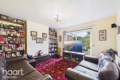 3 bedroom semi-detached house for sale, Mawney Road, Romford