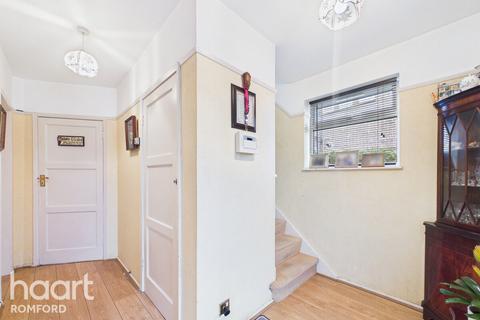3 bedroom semi-detached house for sale, Mawney Road, Romford