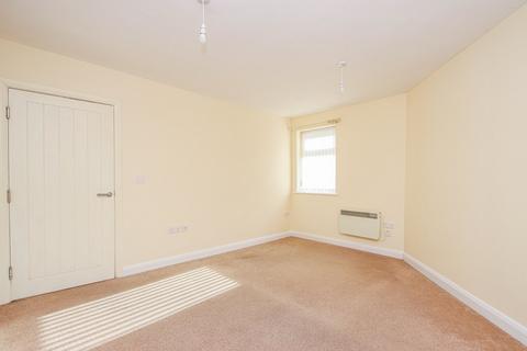 2 bedroom apartment to rent, Davyhulme Circle, Davyhulme, Manchester, M41