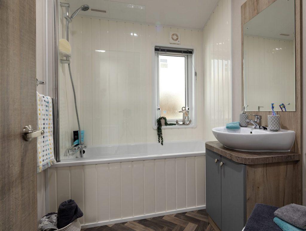 Willerby Clearwater Bathroom.jpeg