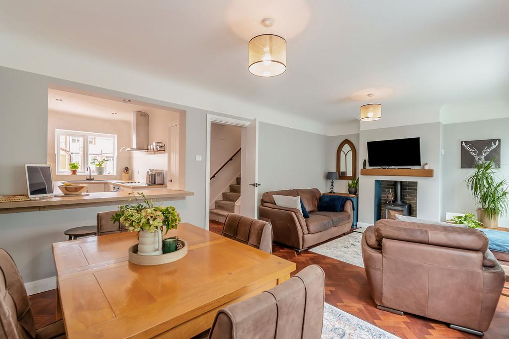Lounge/ dining room