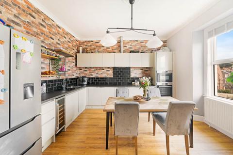 2 bedroom flat for sale, Weston Hillside*Stunningly Presented*Parking*Two Double Bedrooms*Luxury Bath/Shower Room*
