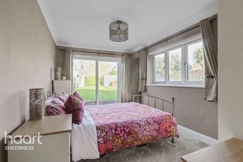 3 bedroom bungalow for sale, Sexburga Drive, Minster