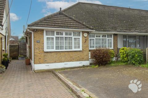 2 bedroom semi-detached bungalow for sale, Bruce Grove, Wickford SS11