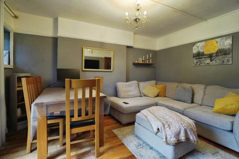 undefined, Wide Way, Mitcham, CR4