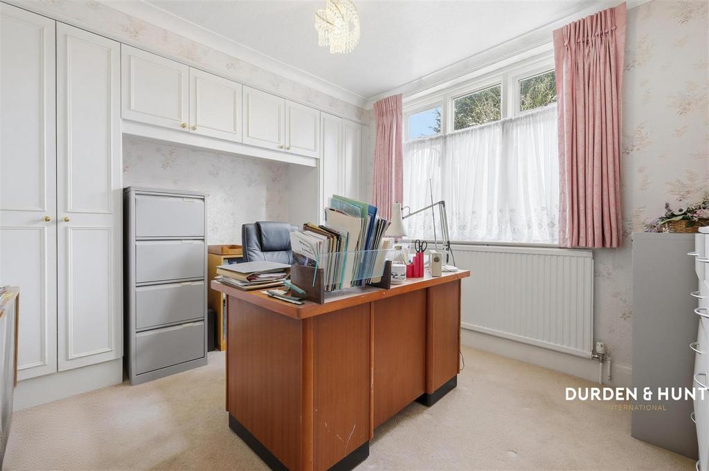 Rushmere Avenue