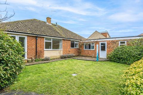 2 bedroom bungalow for sale, West Avenue, Hertfordshire AL2