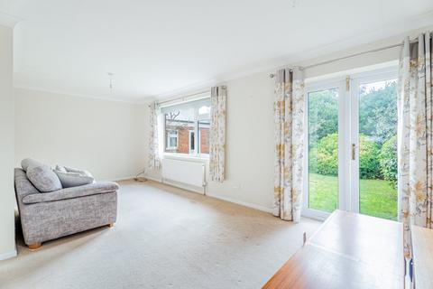 2 bedroom bungalow for sale, West Avenue, Hertfordshire AL2