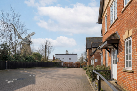 undefined, Windmill Close, Essex CM24