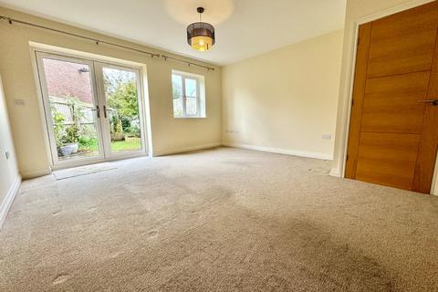 3 bedroom end of terrace house to rent, Birchin Lane, Cheshire CW5