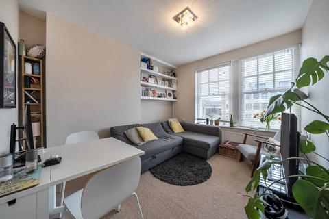 1 bedroom flat for sale, Balham High Road, Balham, London, SW12