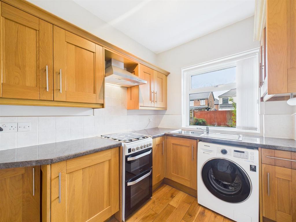 Kitchen 2.jpg