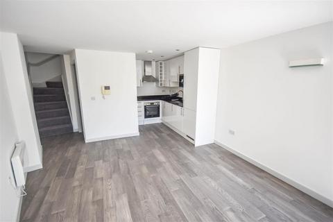 undefined, London Road, Brentford, TW8