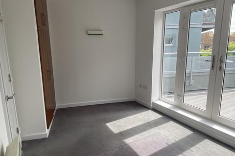 undefined, London Road, Brentford, TW8
