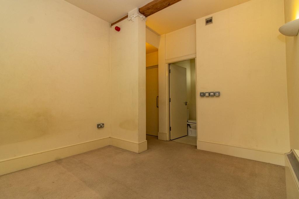 Detailed accomodation