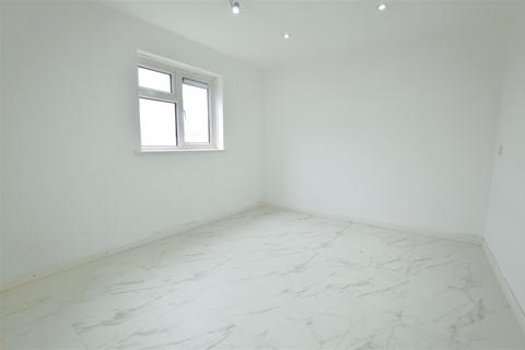 1 bedroom flat for sale, Scafell Road, Slough