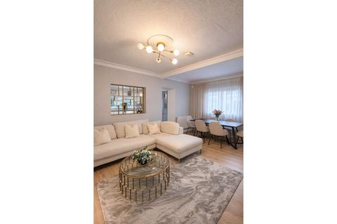 undefined, Earls Hall Avenue, Southend-on-sea, SS2