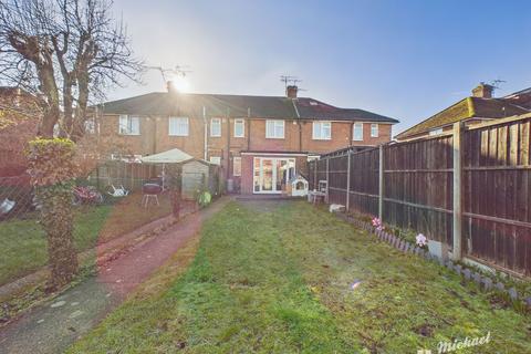 3 bedroom terraced house for sale, Weedon Road, Aylesbury