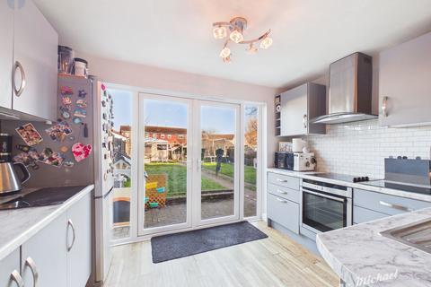 3 bedroom terraced house for sale, Weedon Road, Aylesbury