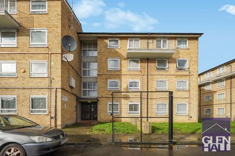 undefined, High Road, London N11