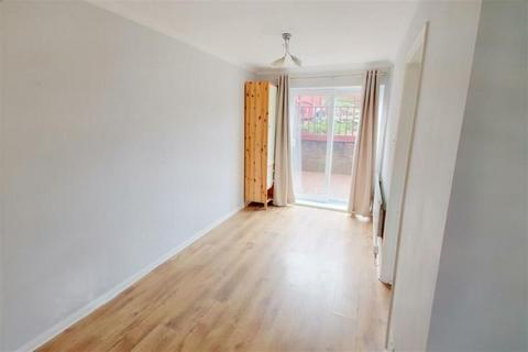 3 bedroom terraced house for sale, Cwm-Dylan Close, Bassaleg, Newport, NP10