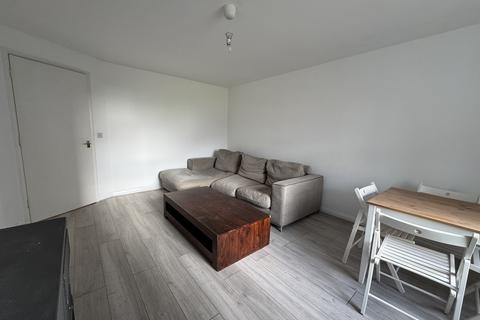 2 bedroom flat to rent, Kenninghall Road, London E5