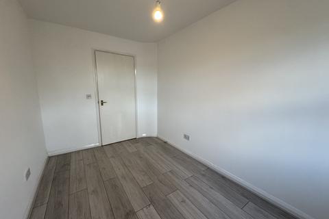 2 bedroom flat to rent, Kenninghall Road, London E5