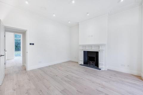2 bedroom ground floor flat to rent, King Edwards Gardens, Acton