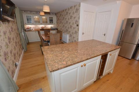 4 bedroom detached house for sale, Pinder Close, Richmond