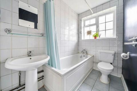 undefined, Grove Crescent, London, KT1