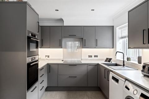 3 bedroom end of terrace house for sale, Fletcher Way, Haywards Heath