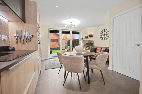 3 bedroom semi-detached house for sale, Staithes Drive, Wakefield, West Yorkshire
