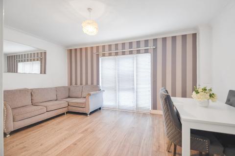 2 bedroom house for sale, at Dunlop Close, Tilbury, Tilbury RM18